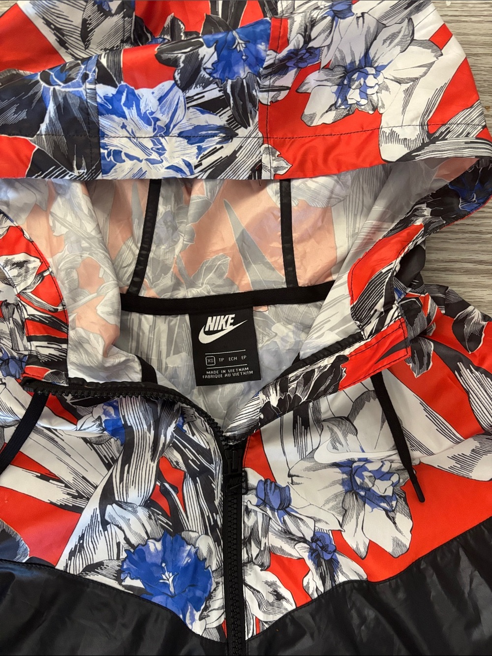Nike windbreaker! Xs